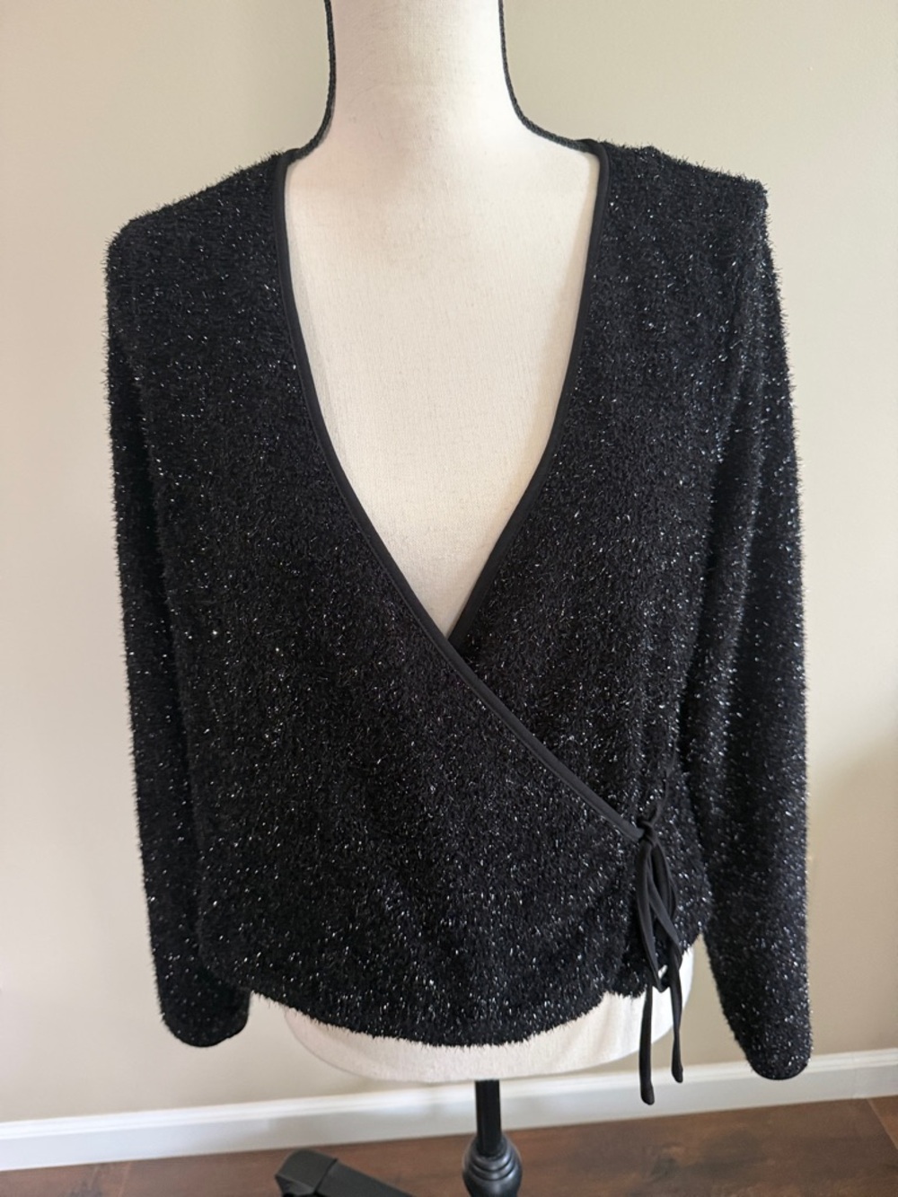 Calvin Klein Women's Glitter
Wrap Sweater Size Large